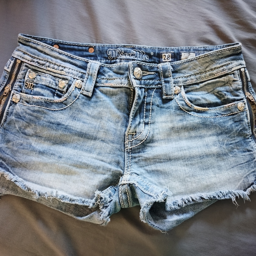 Miss Me shorts size 28